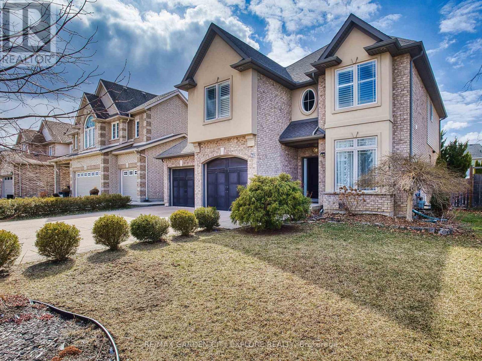 Property at 29 AGINCOURT CRESCENT image 2