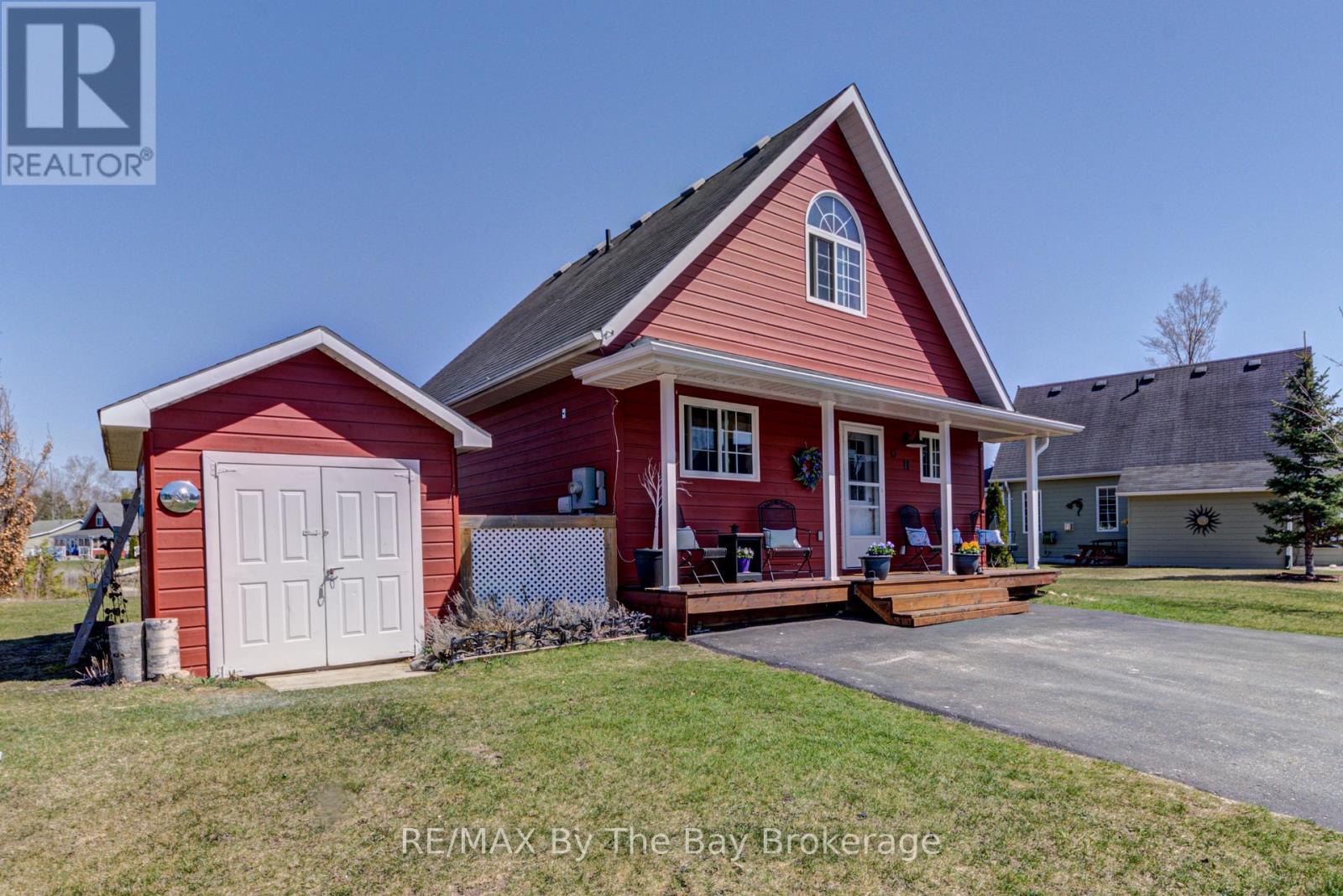 11 Temagami Trail, Wasaga Beach, Ontario  L9Z 1X7 - Photo 3 - S12003650