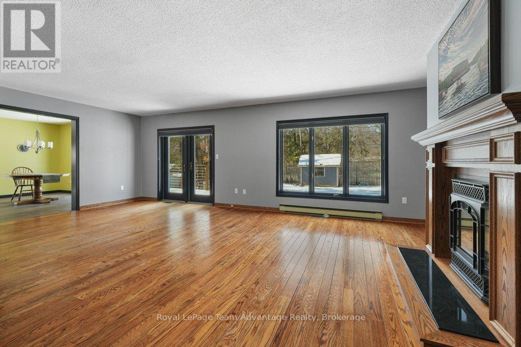 54 Waubeek Street, Parry Sound, Ontario  P2A 1C3 - Photo 11 - X12047449