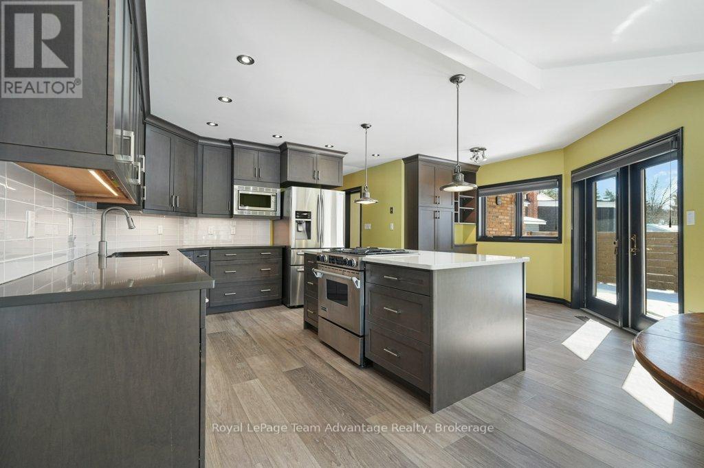 54 Waubeek Street, Parry Sound, Ontario  P2A 1C3 - Photo 17 - X12047449
