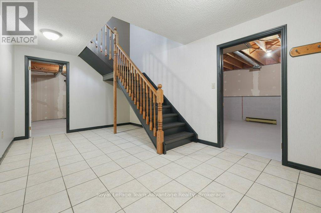 54 Waubeek Street, Parry Sound, Ontario  P2A 1C3 - Photo 33 - X12047449