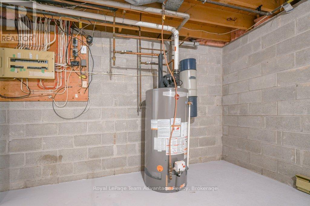 54 Waubeek Street, Parry Sound, Ontario  P2A 1C3 - Photo 37 - X12047449