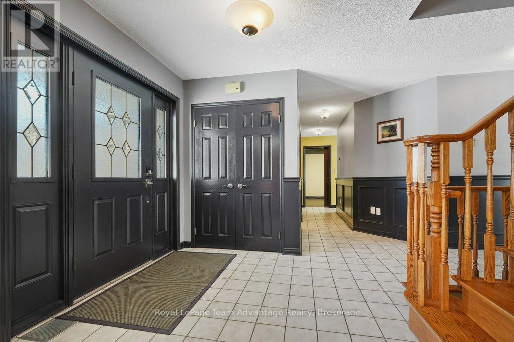 54 Waubeek Street, Parry Sound, Ontario  P2A 1C3 - Photo 6 - X12047449