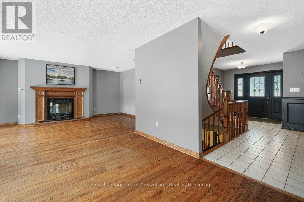 54 Waubeek Street, Parry Sound, Ontario  P2A 1C3 - Photo 8 - X12047449