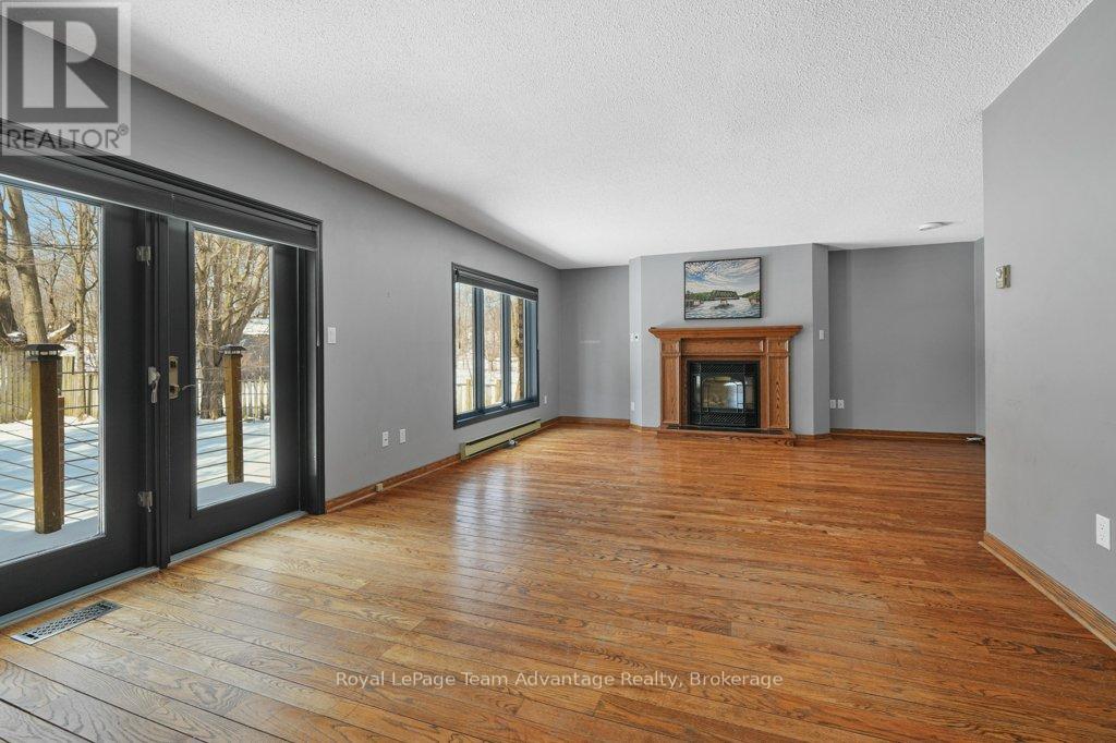 54 Waubeek Street, Parry Sound, Ontario  P2A 1C3 - Photo 9 - X12047449