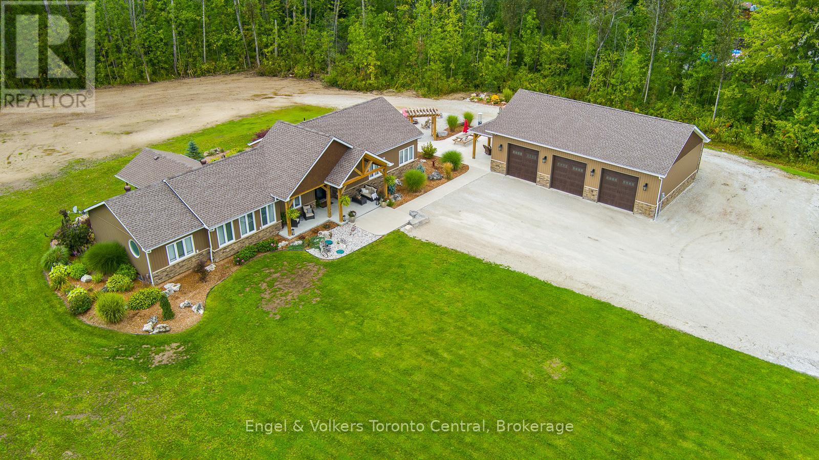 242 Somers Street, Georgian Bluffs, Ontario  N4K 6V5 - Photo 1 - X12047467