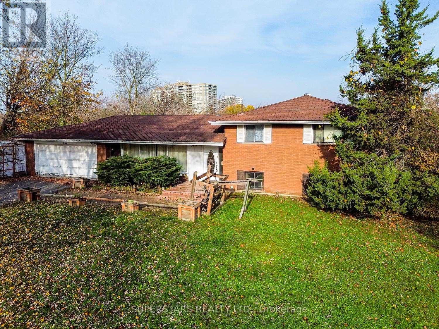 12 Campbell Court, Markham, Ontario  L3R 2B4 - Photo 4 - N12047358