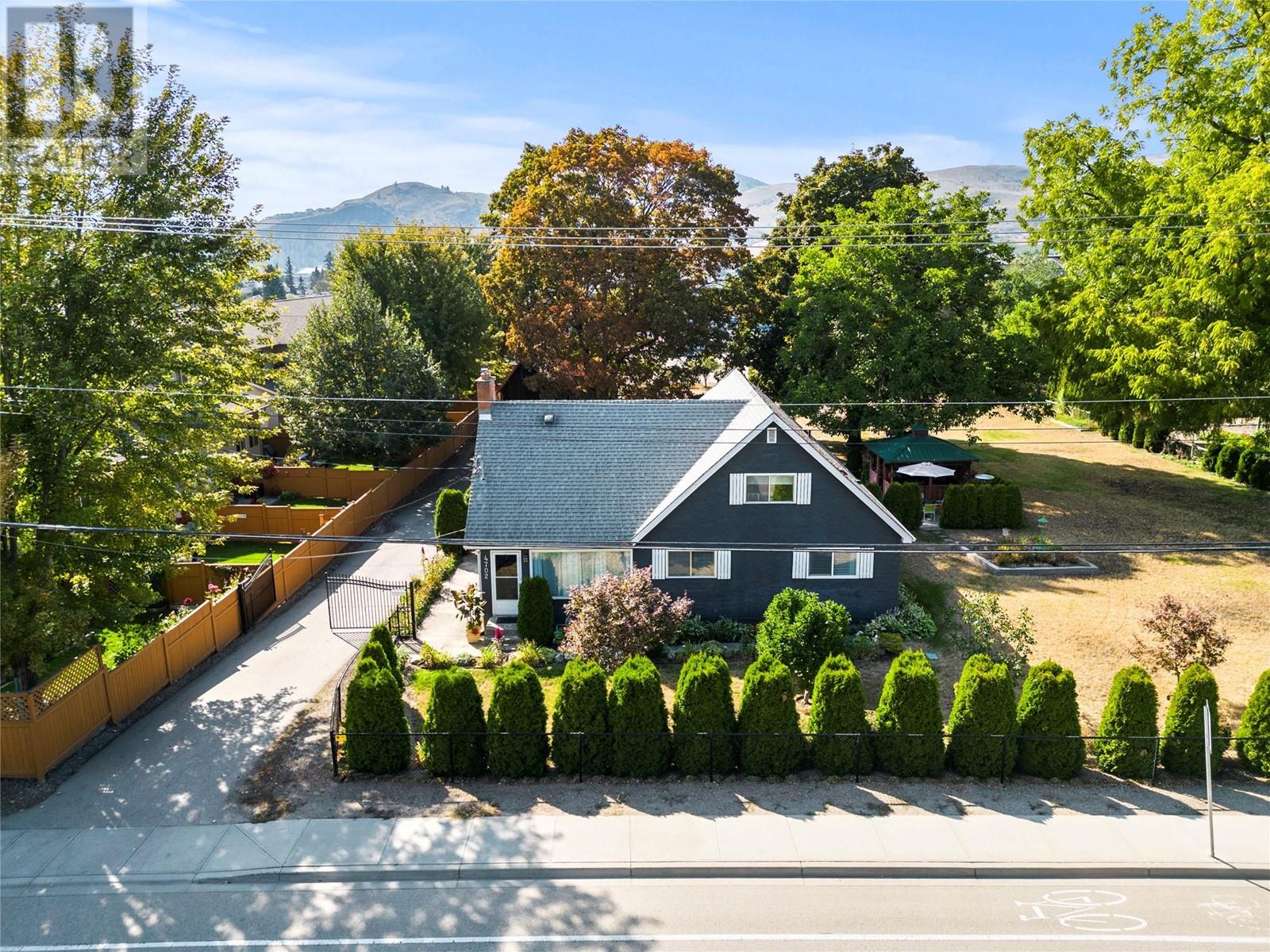 Property at 4702 20 Street image 1