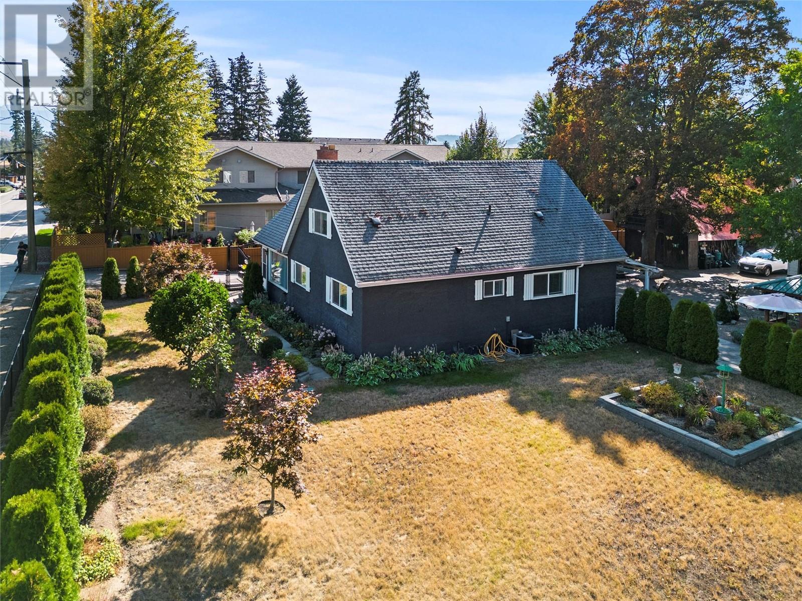 Property at 4702 20 Street image 3