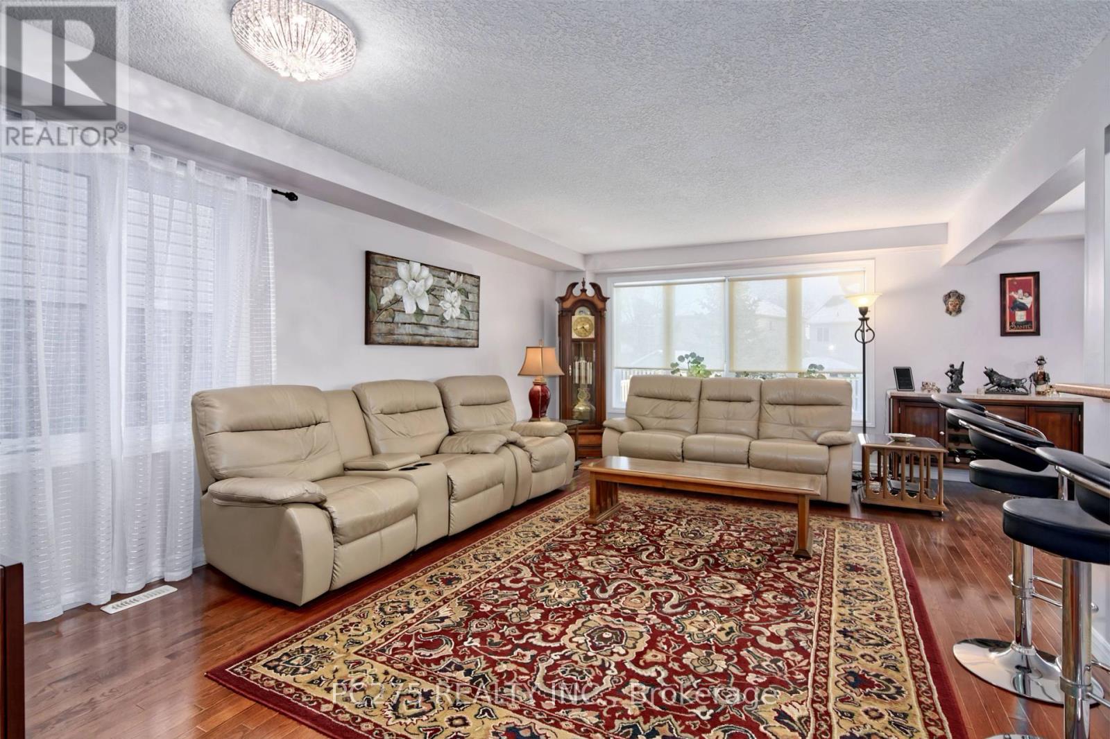 Photo 5 of 30 for 951 Grenfell Drive