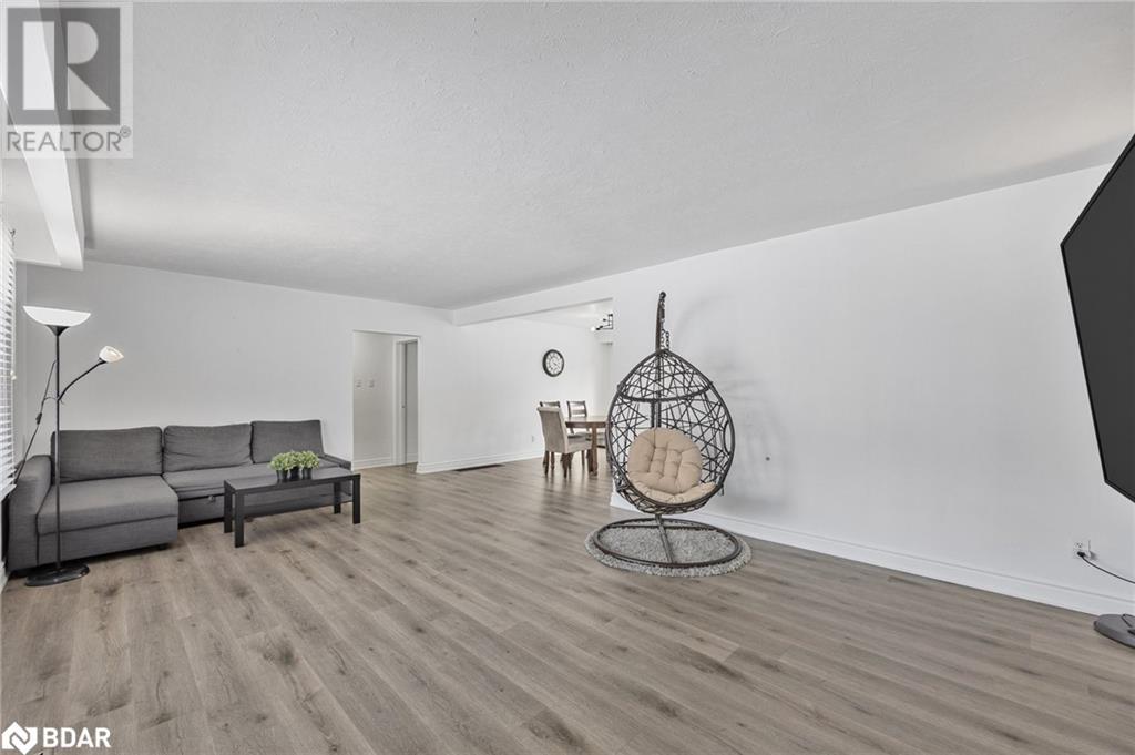 239 Warnica Road, Barrie, Ontario  L4N 3Z2 - Photo 3 - 40711316