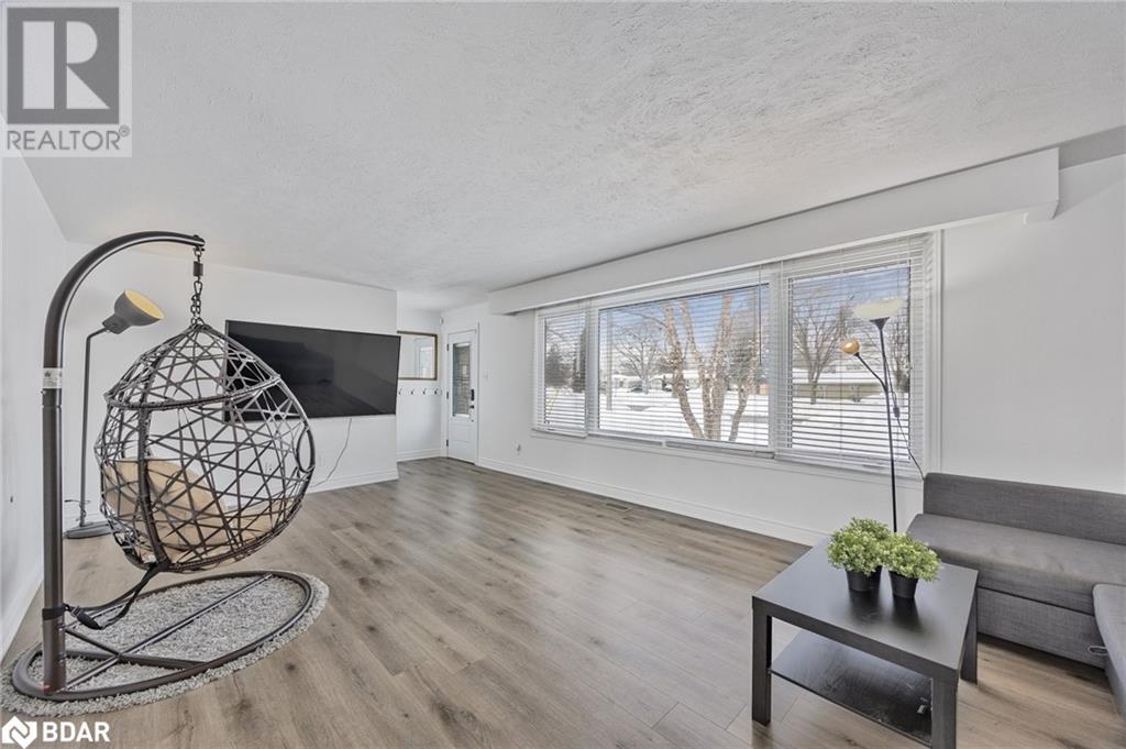 239 Warnica Road, Barrie, Ontario  L4N 3Z2 - Photo 4 - 40711316
