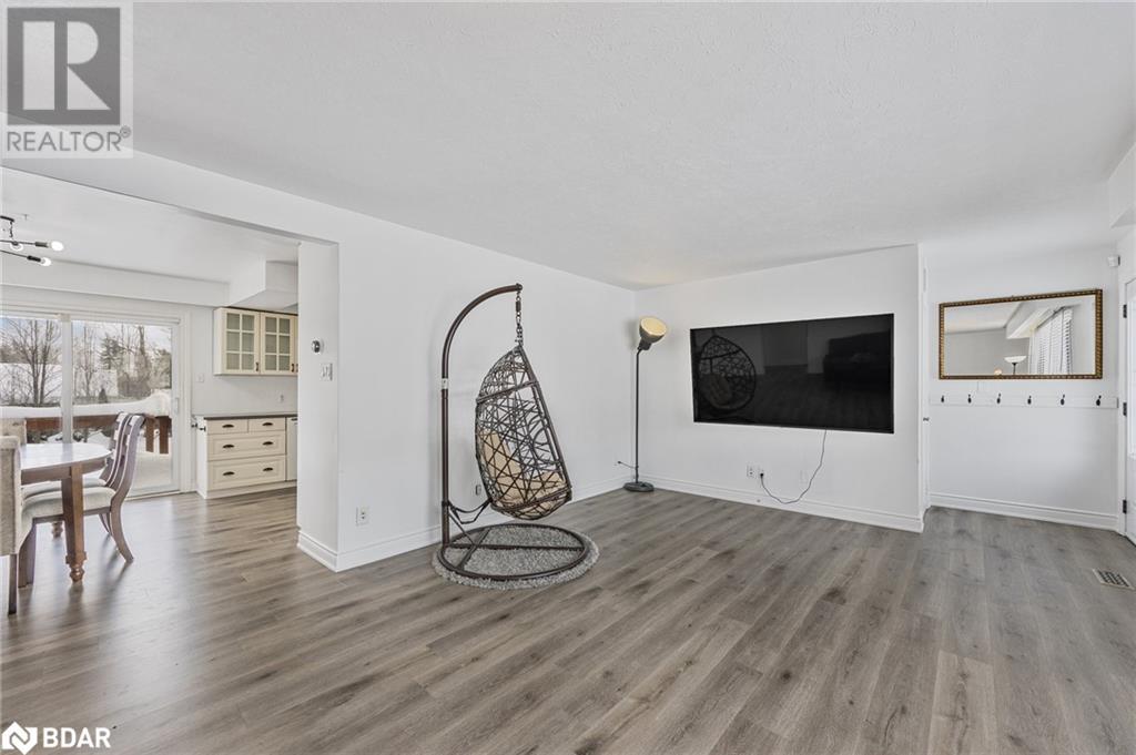 239 Warnica Road, Barrie, Ontario  L4N 3Z2 - Photo 5 - 40711316