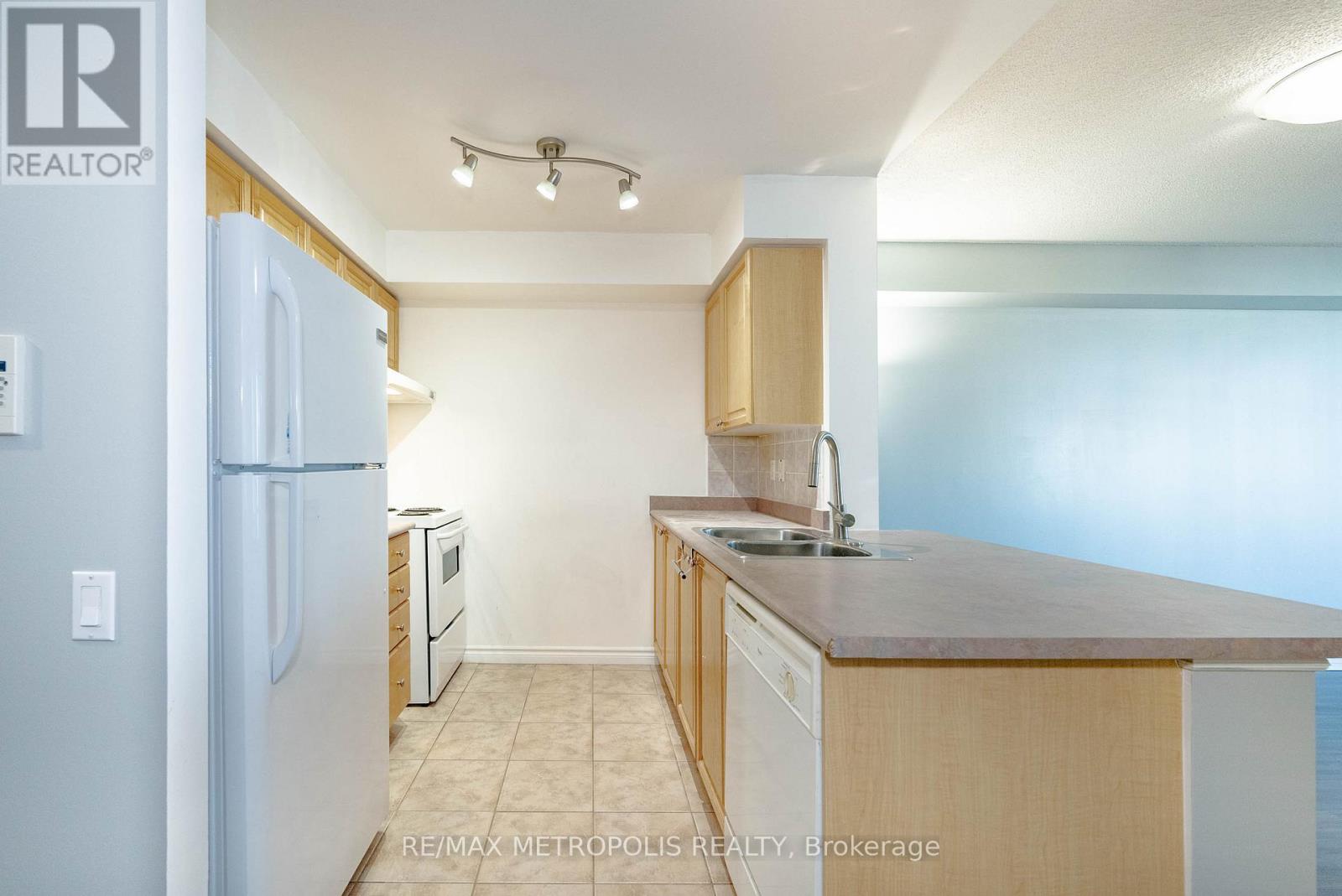 605 - 61 Town Centre Court, Toronto, Ontario  M1P 5C5 - Photo 15 - E12047495