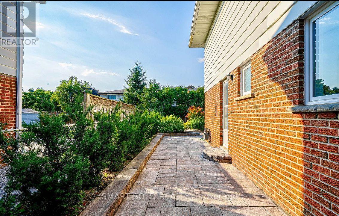Property at 47 GLOXINIA CRESCENT image 3