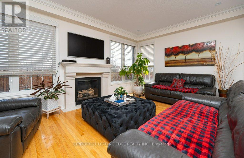 1 Russel Drive, Bradford West Gwillimbury, Ontario  L4G 7K5 - Photo 16 - N12047500