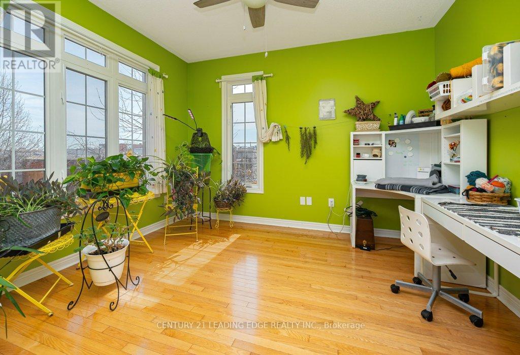 1 Russel Drive, Bradford West Gwillimbury, Ontario  L4G 7K5 - Photo 17 - N12047500