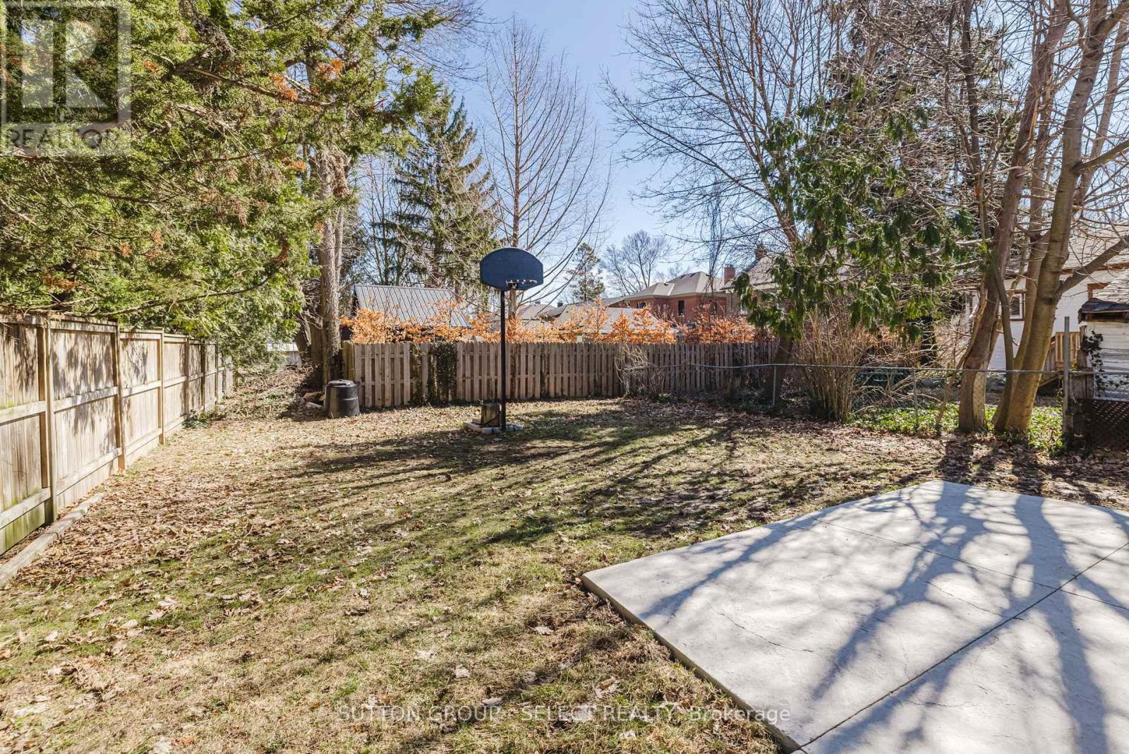 Photo 33 of 35 for 14 Willingdon Avenue
