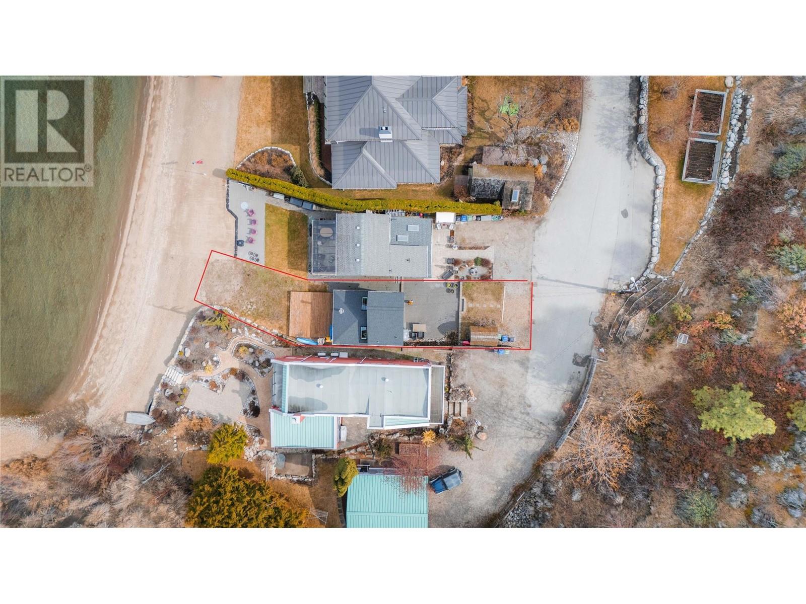 Property at 19279 Lakeshore Drive N image 2