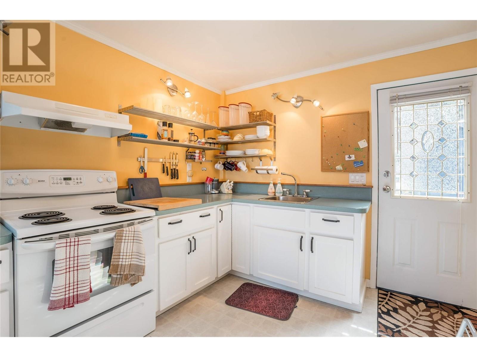 Property at 19279 Lakeshore Drive N image 5