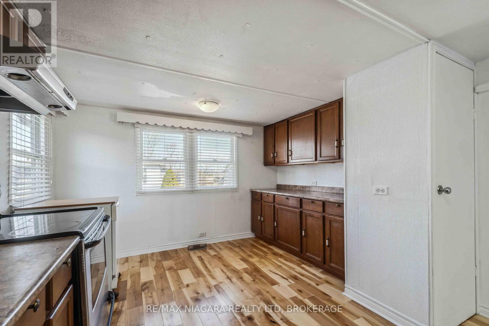21 - 2175 Mewburn Road, Niagara Falls, Ontario  L2E 6S4 - Photo 17 - X12047624