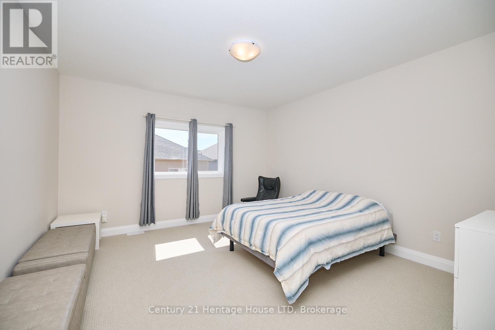 891 Burwell Street, Fort Erie, Ontario  L2A 0E9 - Photo 10 - X12047632