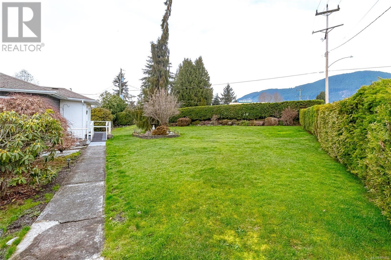 Property at 28 Cottonwood St image 3