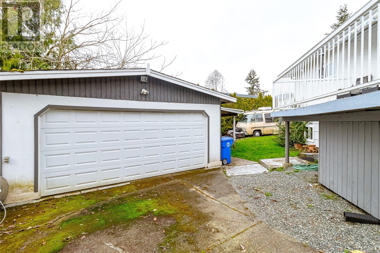 Property at 28 Cottonwood St image 2