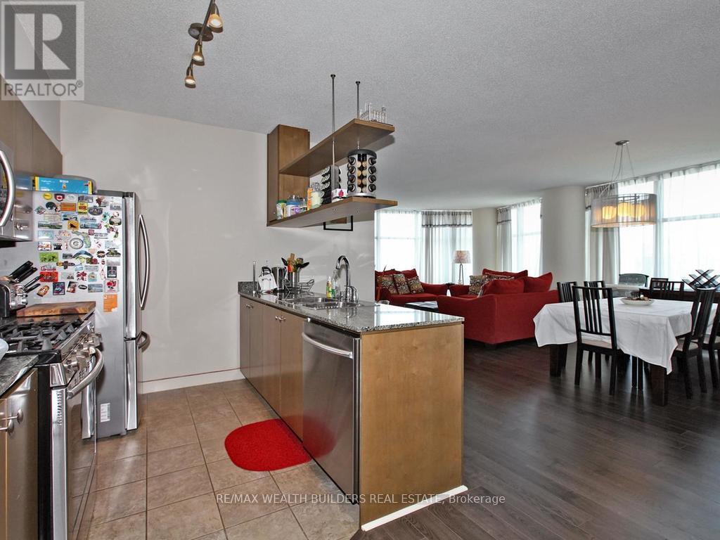 712 - 35 Mariner Terrace, Toronto, Ontario  M5V 3V9 - Photo 2 - C12047618