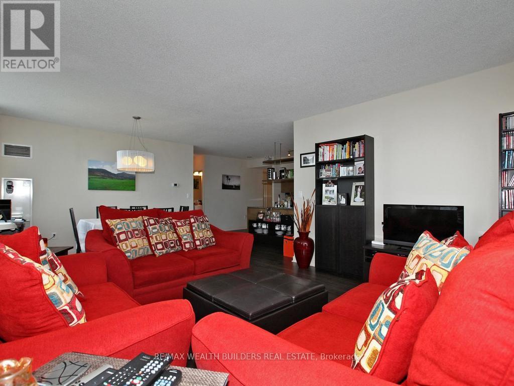 712 - 35 Mariner Terrace, Toronto, Ontario  M5V 3V9 - Photo 4 - C12047618