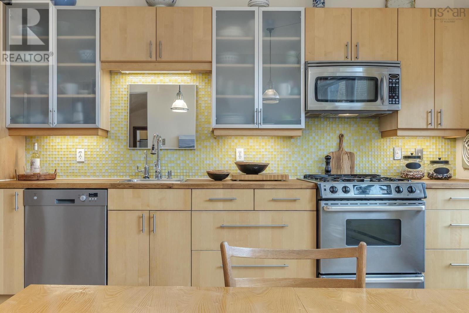 5658 Nora Bernard Street, Halifax, Nova Scotia  B3K 1B5 - Photo 10 - 202506121