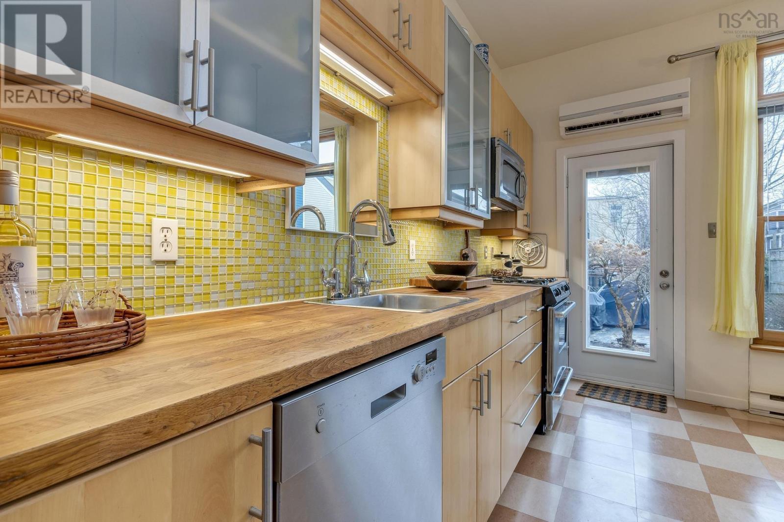 5658 Nora Bernard Street, Halifax, Nova Scotia  B3K 1B5 - Photo 12 - 202506121