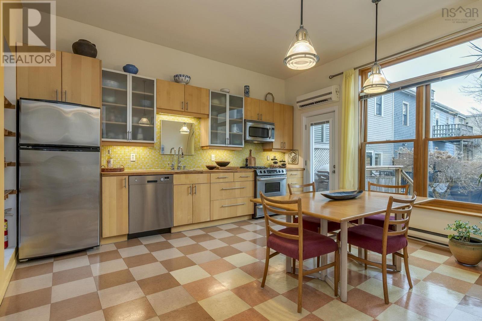 5658 Nora Bernard Street, Halifax, Nova Scotia  B3K 1B5 - Photo 9 - 202506121