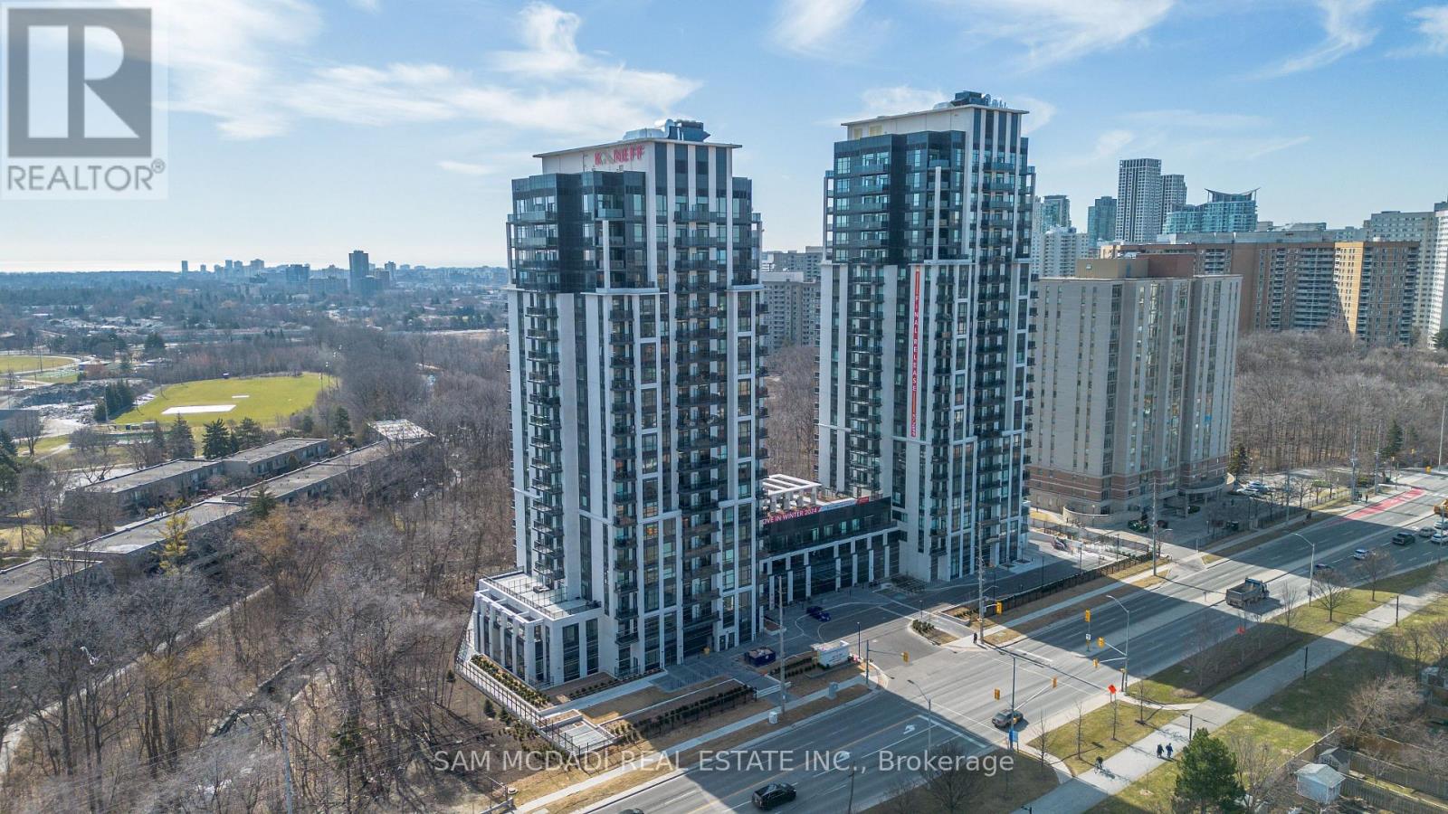 1207 - 204 Burnhamthorpe Road E, Mississauga, Ontario  L5A 4L4 - Photo 1 - W12047737