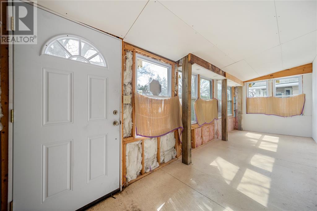 Property at 482 CONFEDERATION STREET image 5