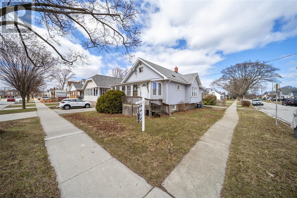 Property at 482 CONFEDERATION STREET image 3
