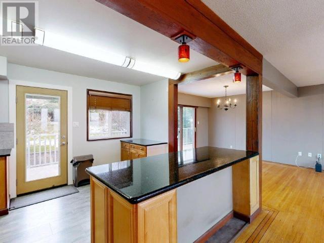 Property at 4280 ONTARIO AVE image 4