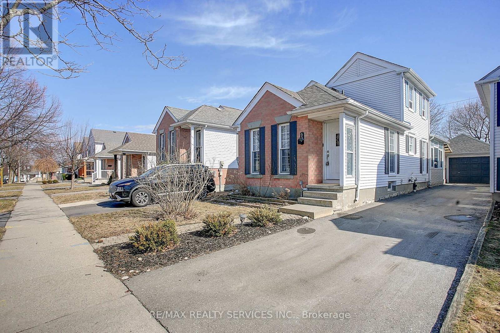 Property at 65 WAKE ROBIN DRIVE image 2