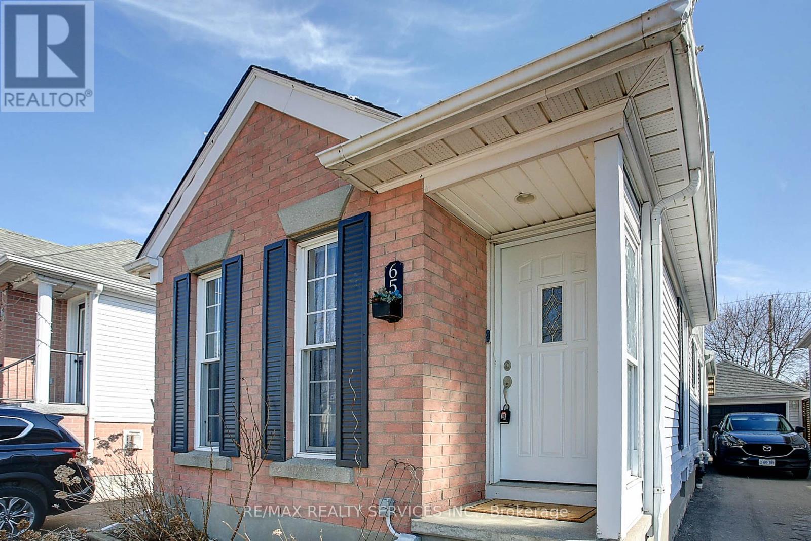 Property at 65 WAKE ROBIN DRIVE image 3
