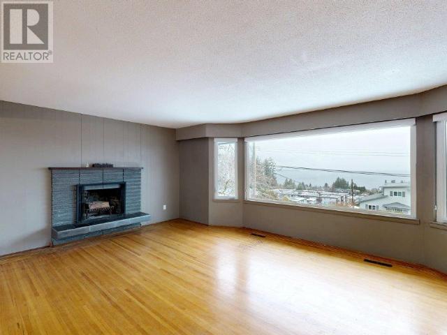 Property at 4280 ONTARIO AVE image 3