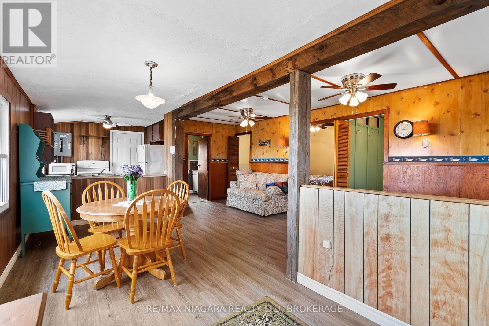 32 Erie Heights Line, Haldimand (Dunnville), Ontario  N0A 1K0 - Photo 11 - X12047863