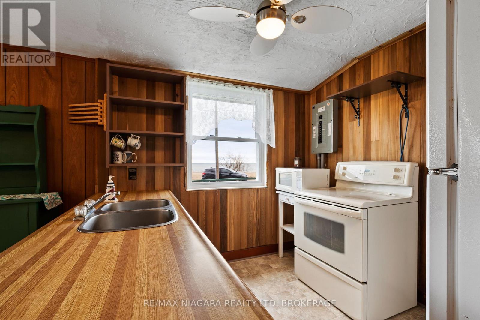 32 Erie Heights Line, Haldimand (Dunnville), Ontario  N0A 1K0 - Photo 16 - X12047863