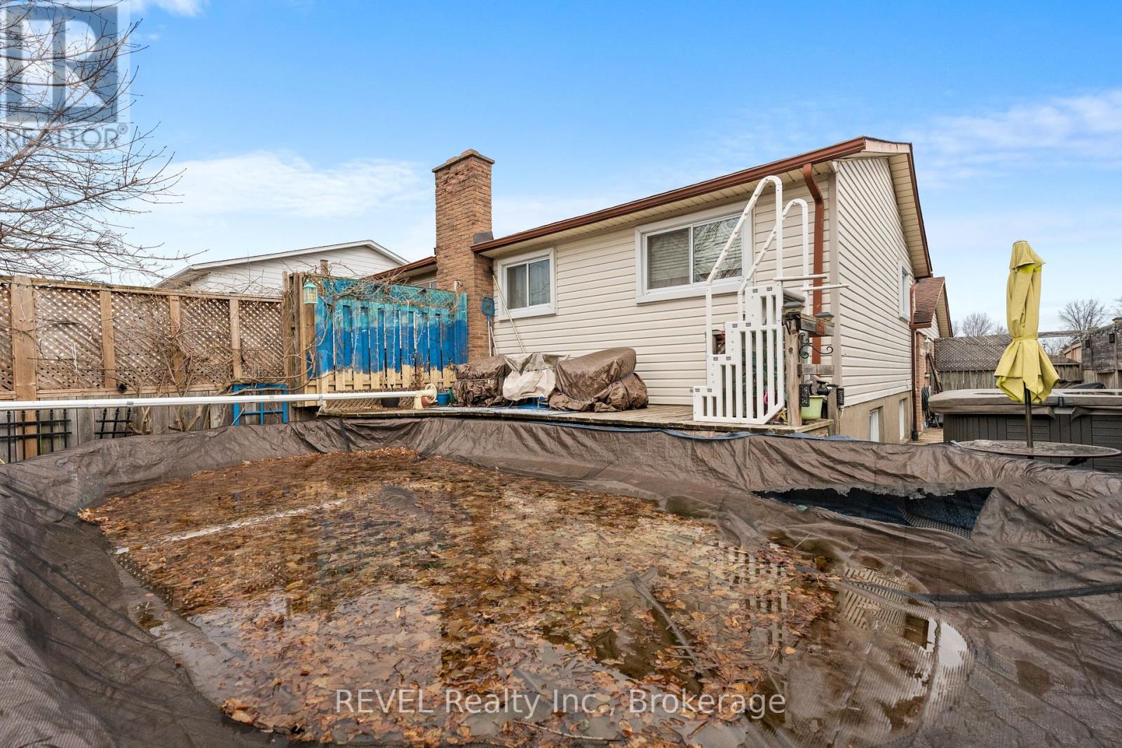 16 Dodds Court, Fort Erie, Ontario  L2A 5Z2 - Photo 32 - X12047911