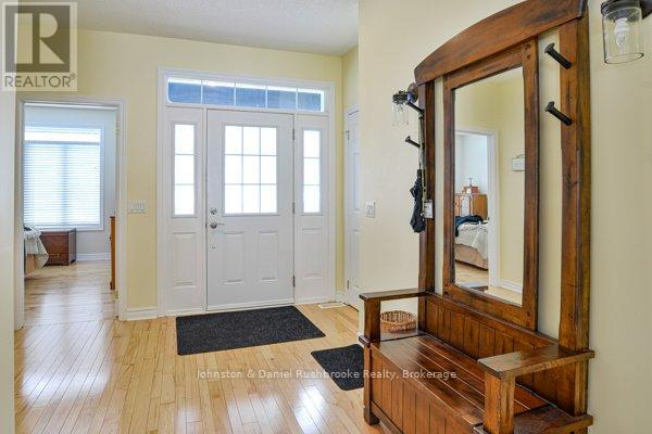 Property at 20 TWIGS END E image 3