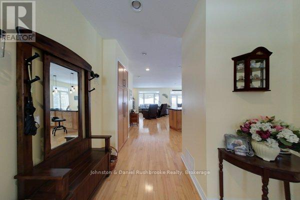 Property at 20 TWIGS END E image 4