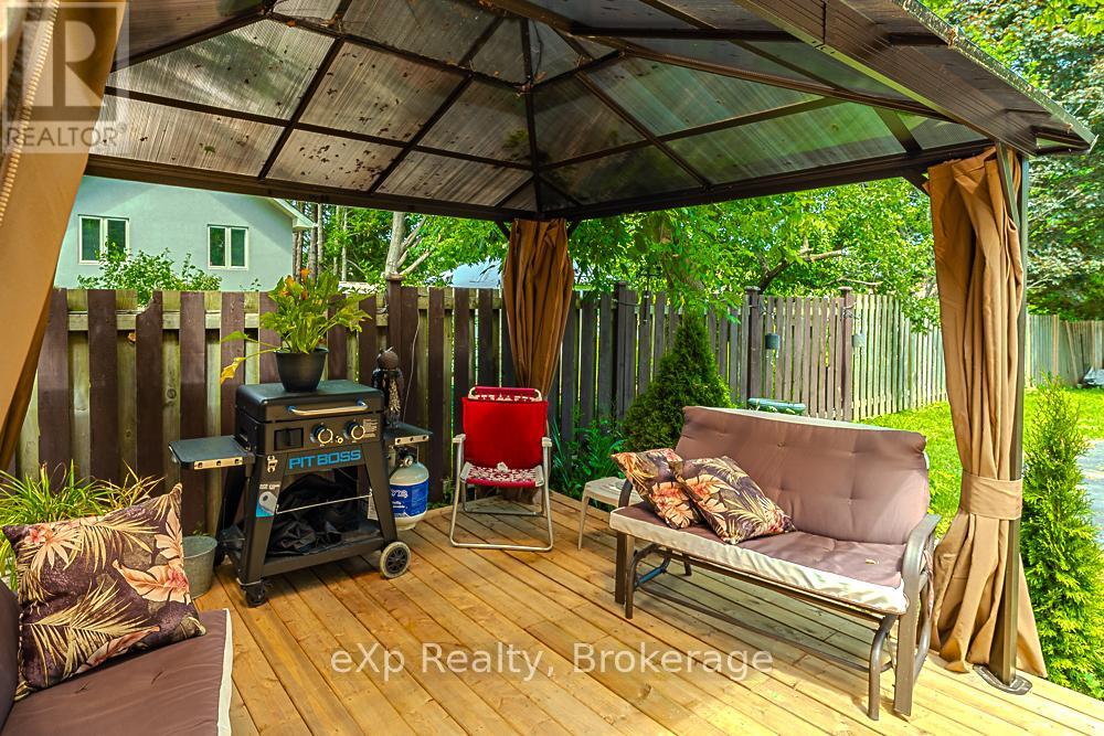 601 Dawson Street, South Bruce Peninsula, Ontario  N0H 2T0 - Photo 10 - X12035392