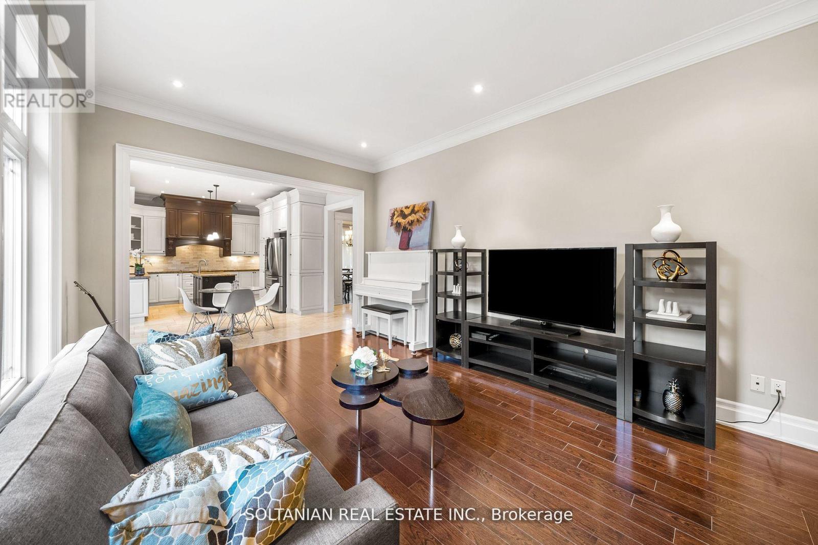 47 Terrace Avenue, Toronto, Ontario  M2R 1G1 - Photo 9 - C12047801