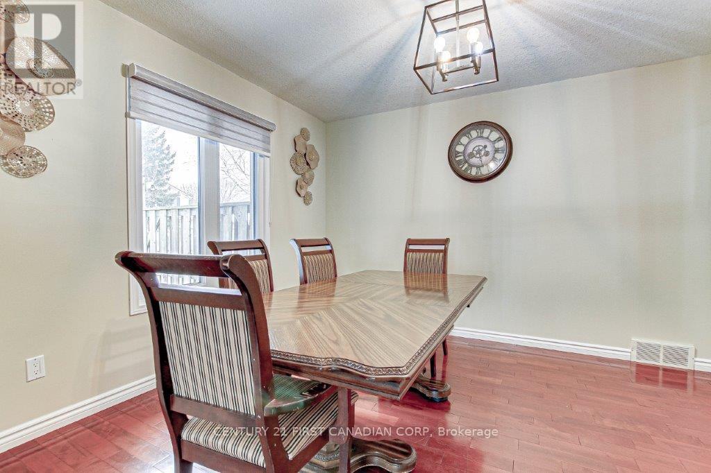 Photo 8 of 30 for 1 Muskoka Crescent