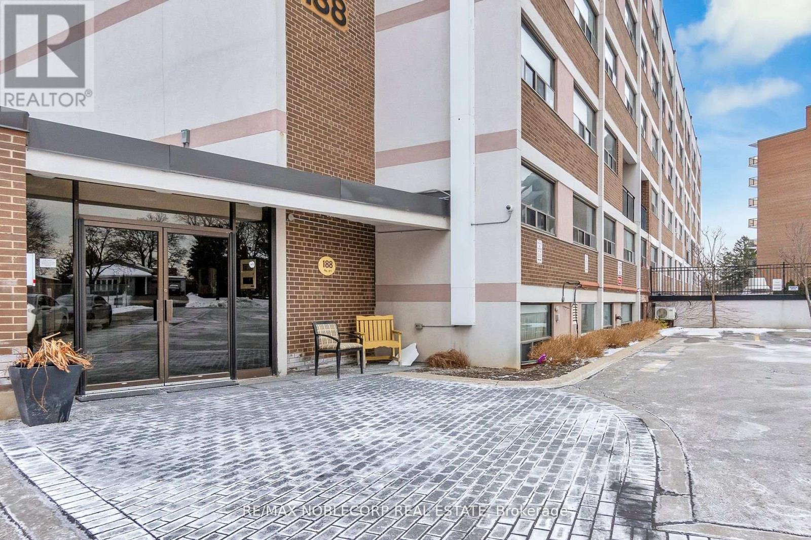 Property at 219 - 188 MILL STREET S image 3