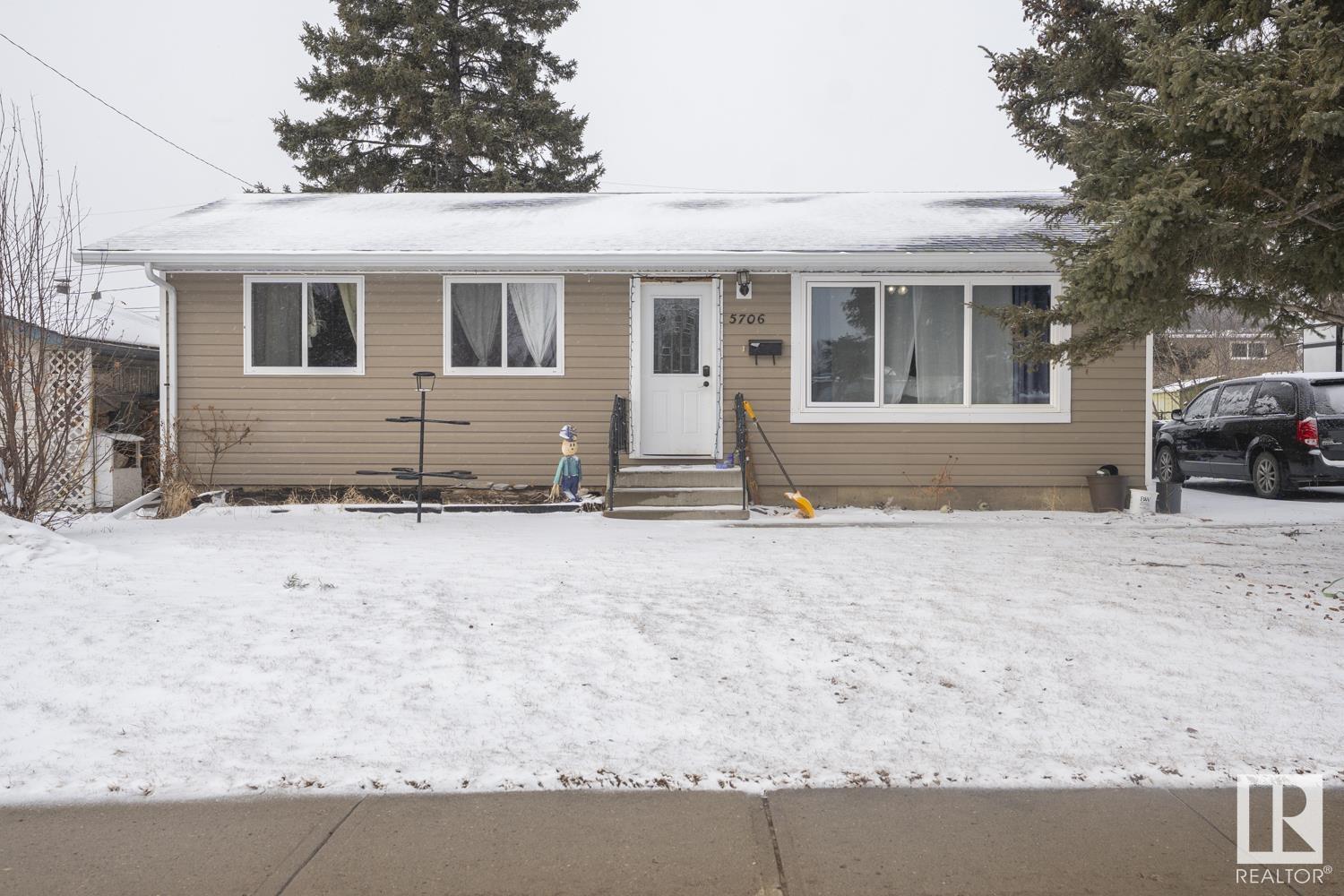 Property at 5706 49 AV image 1